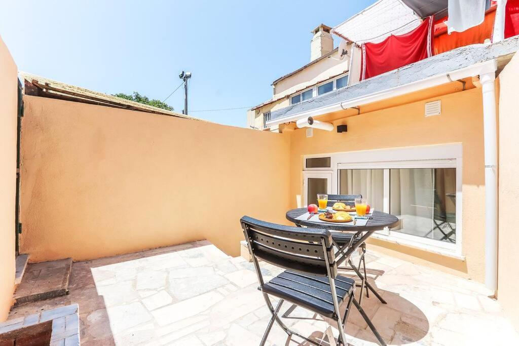 Vita Portucale ! Bright Campo Ourique W/ Terrace Lisboa Dış mekan fotoğraf